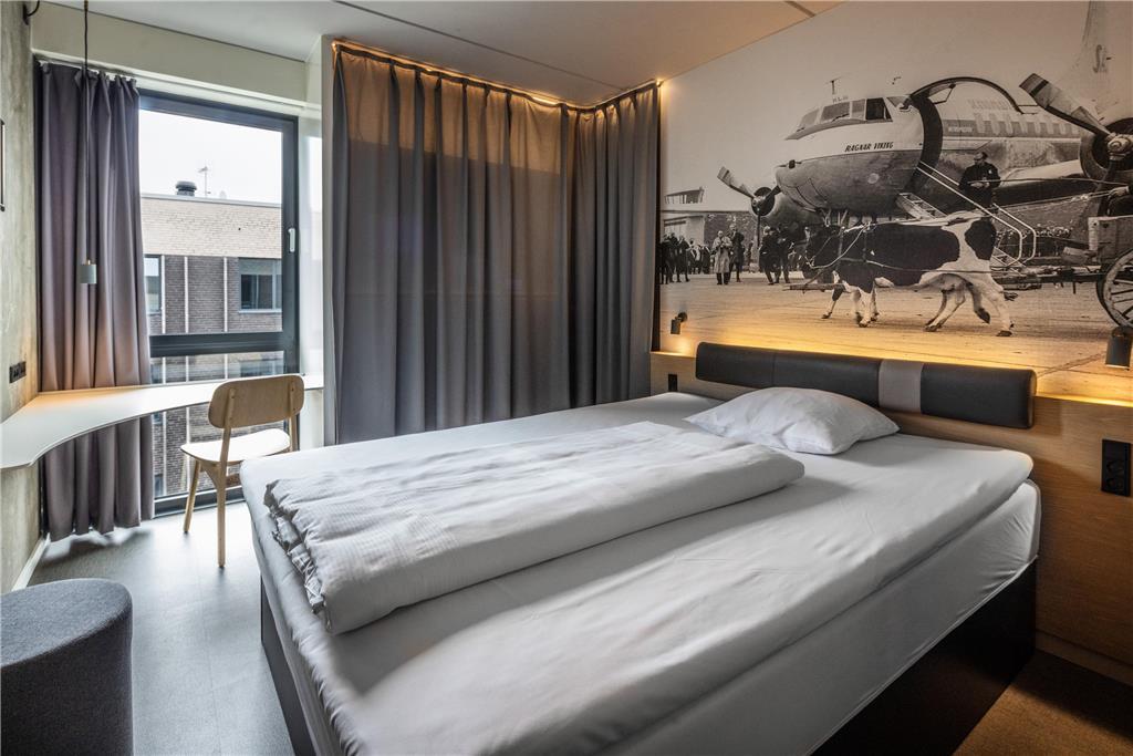 Airport Hotel